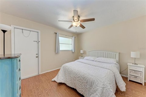 Condo in Sarasota, Florida, 1 bedroom  № 1876052 - photo 18
