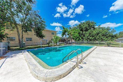 Condo in Sarasota, Florida, 1 bedroom  № 1876052 - photo 23