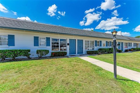 Condo in Sarasota, Florida, 1 bedroom  № 1876052 - photo 1