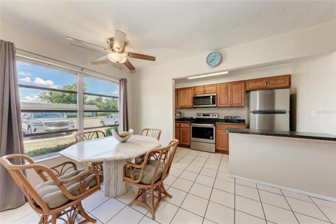 Condo in Sarasota, Florida, 1 bedroom  № 1876052 - photo 17