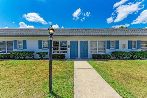 Condo in Sarasota, Florida, 1 bedroom  № 1876052 - photo 2