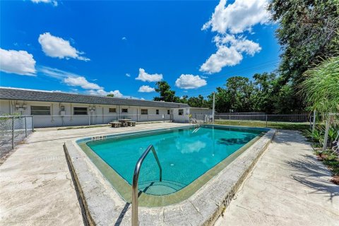Condo in Sarasota, Florida, 1 bedroom  № 1876052 - photo 25