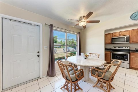 Condo in Sarasota, Florida, 1 bedroom  № 1876052 - photo 5