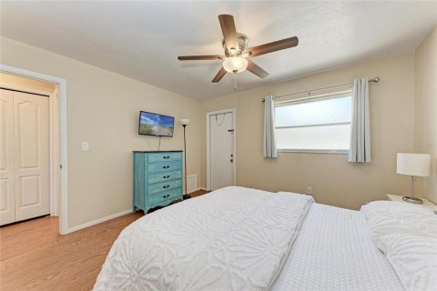 Condo in Sarasota, Florida, 1 bedroom  № 1876052 - photo 19