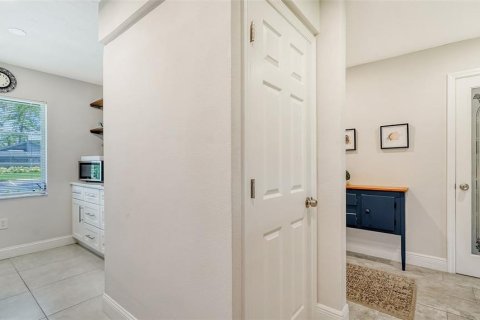 Casa en alquiler en Sarasota, Florida, 2 dormitorios, 103.86 m2 № 1838508 - foto 9