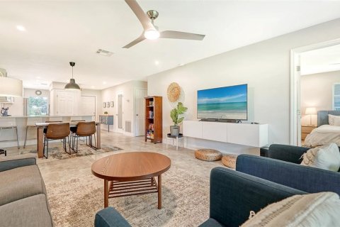 Casa en alquiler en Sarasota, Florida, 2 dormitorios, 103.86 m2 № 1838508 - foto 5