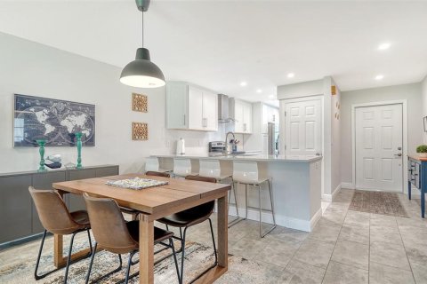Casa en alquiler en Sarasota, Florida, 2 dormitorios, 103.86 m2 № 1838508 - foto 6