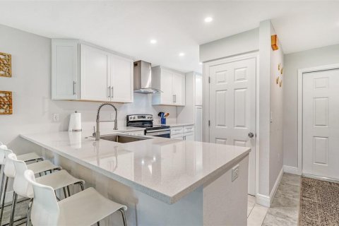 Casa en alquiler en Sarasota, Florida, 2 dormitorios, 103.86 m2 № 1838508 - foto 8