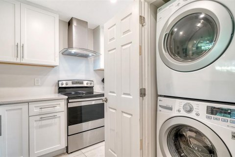 Casa en alquiler en Sarasota, Florida, 2 dormitorios, 103.86 m2 № 1838508 - foto 13
