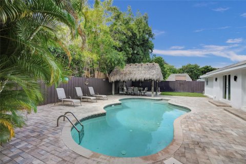 House in North Miami, Florida 4 bedrooms, 188.41 sq.m. № 1754381 - photo 1