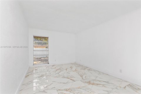 Купить виллу или дом в Тамарак, Флорида 3 спальни, 196.12м2, № 2048075 - фото 25