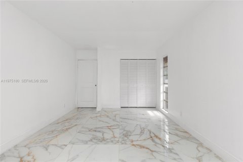 Купить виллу или дом в Тамарак, Флорида 3 спальни, 196.12м2, № 2048075 - фото 23