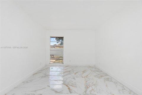 Купить виллу или дом в Тамарак, Флорида 3 спальни, 196.12м2, № 2048075 - фото 26