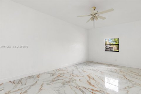 Купить виллу или дом в Тамарак, Флорида 3 спальни, 196.12м2, № 2048075 - фото 22