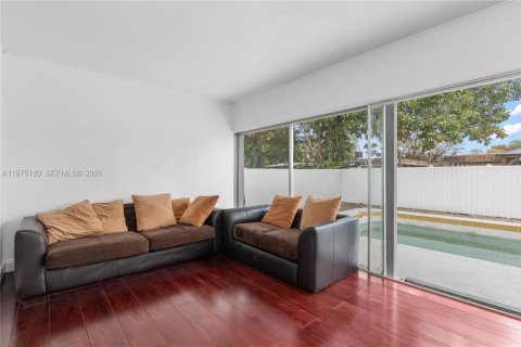 Купить виллу или дом в Тамарак, Флорида 3 спальни, 196.12м2, № 2048075 - фото 16