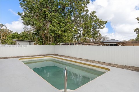 Купить виллу или дом в Тамарак, Флорида 3 спальни, 196.12м2, № 2048075 - фото 13