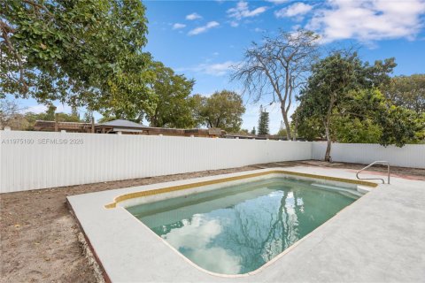 Купить виллу или дом в Тамарак, Флорида 3 спальни, 196.12м2, № 2048075 - фото 12