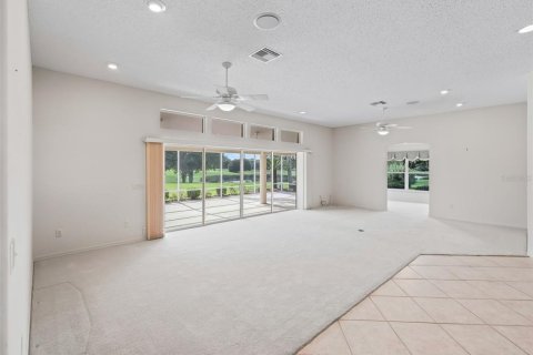 House in The Villages, Florida 3 bedrooms, 217.39 sq.m. № 1883435 - photo 20