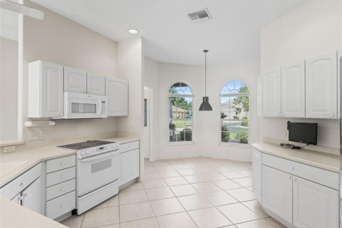 Villa ou maison à vendre à The Villages, Floride: 3 chambres, 217.39 m2 № 1883435 - photo 12