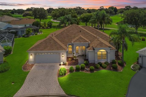 Casa en venta en The Villages, Florida, 3 dormitorios, 217.39 m2 № 1883435 - foto 1