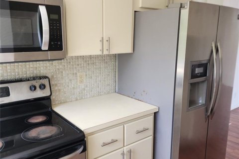 Apartment in Lauderhill, Florida 3 bedrooms, 95.88 sq.m. № 2065076 - photo 7