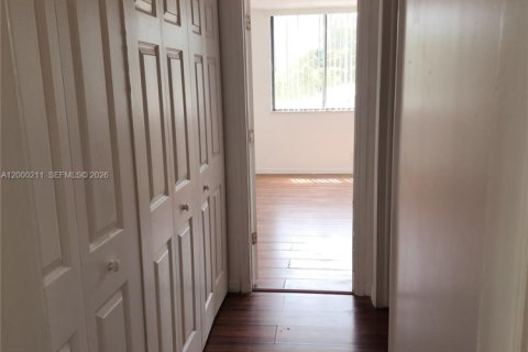 Apartment in Lauderhill, Florida 3 bedrooms, 95.88 sq.m. № 2065076 - photo 9