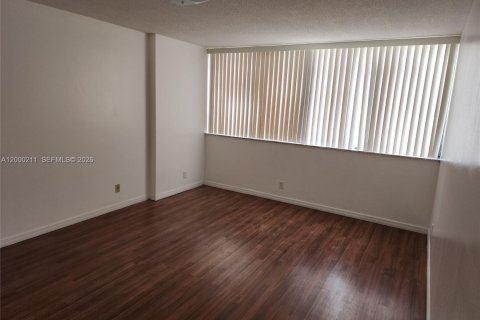 Apartment in Lauderhill, Florida 3 bedrooms, 95.88 sq.m. № 2065076 - photo 3