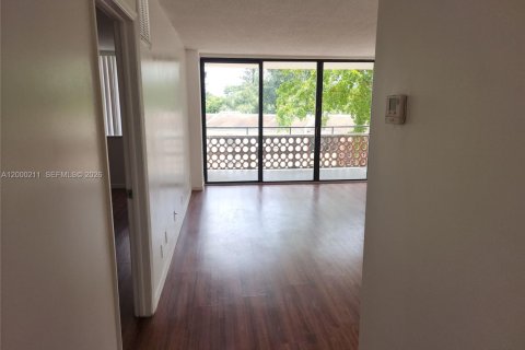 Apartment in Lauderhill, Florida 3 bedrooms, 95.88 sq.m. № 2065076 - photo 2