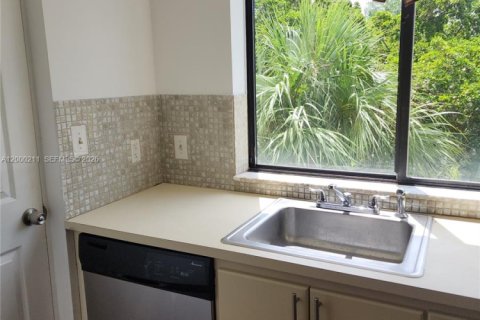 Apartment in Lauderhill, Florida 3 bedrooms, 95.88 sq.m. № 2065076 - photo 5