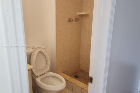 Apartment in Lauderhill, Florida 3 bedrooms, 95.88 sq.m. № 2065076 - photo 12