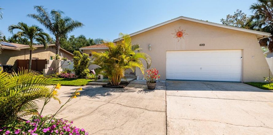 Casa en Saint Petersburg, Florida 3 dormitorios, 133.04 m2 № 1632365