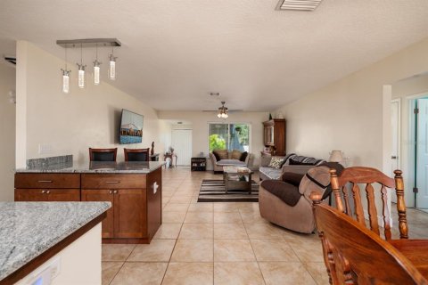 Casa en venta en Saint Petersburg, Florida, 3 dormitorios, 133.04 m2 № 1632365 - foto 13