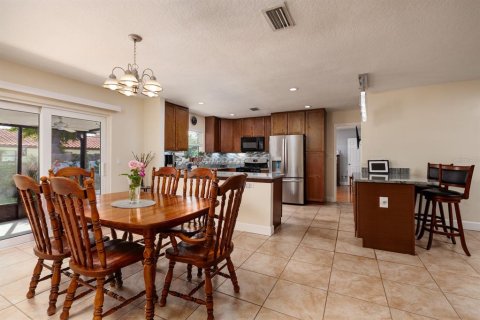 Casa en venta en Saint Petersburg, Florida, 3 dormitorios, 133.04 m2 № 1632365 - foto 14