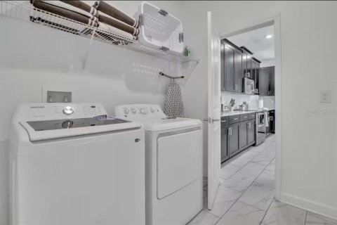 Casa en venta en Davenport, Florida, 5 dormitorios, 286.23 m2 № 2381074 - foto 17