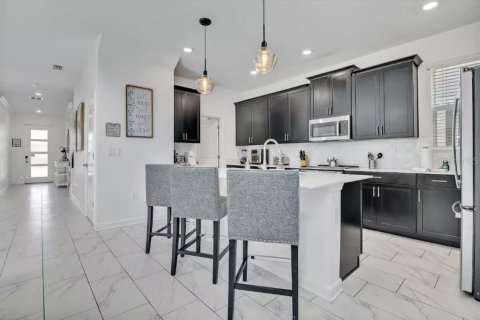 Casa en venta en Davenport, Florida, 5 dormitorios, 286.23 m2 № 2381074 - foto 9