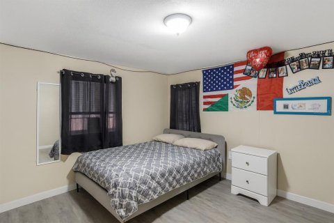 Propiedad comercial en venta en Tampa, Florida, 6 dormitorios, 173.17 m2 № 2092837 - foto 10