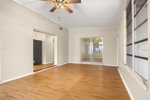 House in Tavares, Florida 3 bedrooms, 115.38 sq.m. № 1249009 - photo 9