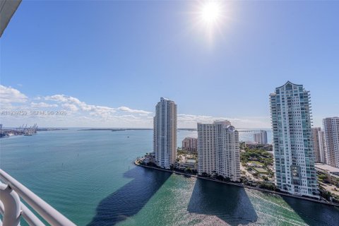Condo in Miami, Florida, 2 bedrooms  № 2052773 - photo 2