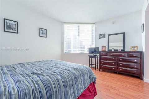 Condo in Miami, Florida, 2 bedrooms  № 2052773 - photo 13