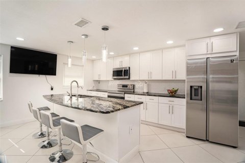 Villa ou maison à vendre à Port Richey, Floride: 4 chambres, 181.9 m2 № 1565319 - photo 12