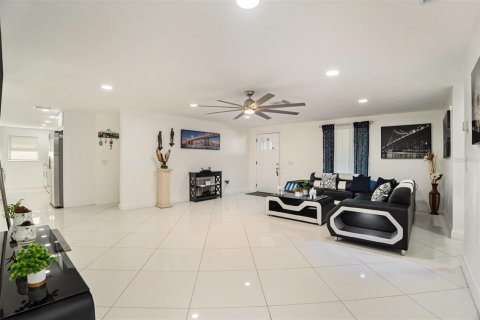 Villa ou maison à vendre à Port Richey, Floride: 4 chambres, 181.9 m2 № 1565319 - photo 8