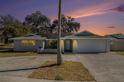 Villa ou maison à vendre à Port Richey, Floride: 4 chambres, 181.9 m2 № 1565319 - photo 1