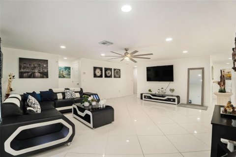 Villa ou maison à vendre à Port Richey, Floride: 4 chambres, 181.9 m2 № 1565319 - photo 6