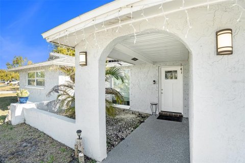 Villa ou maison à vendre à Port Richey, Floride: 4 chambres, 181.9 m2 № 1565319 - photo 3