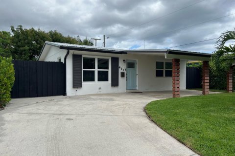 Villa ou maison à louer à West Palm Beach, Floride: 2 chambres, 71.35 m2 № 1228543 - photo 1