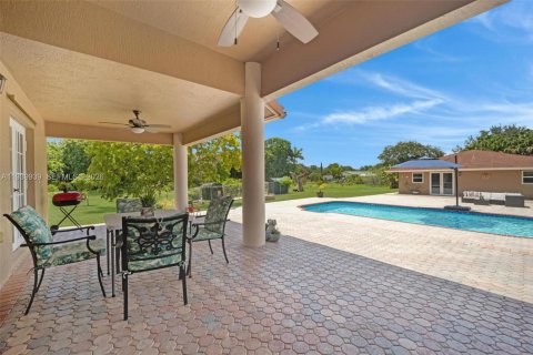 Casa en venta en Southwest Ranches, Florida, 7 dormitorios, 534.93 m2 № 2189935 - foto 17