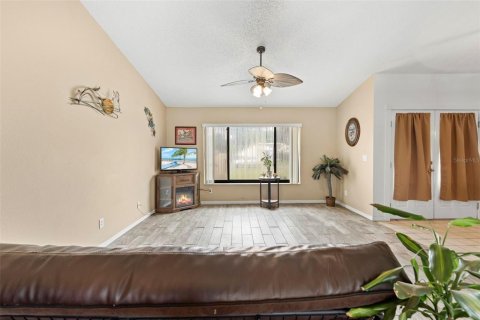 Casa en venta en Spring Hill, Florida, 3 dormitorios, 178.47 m2 № 1912603 - foto 6