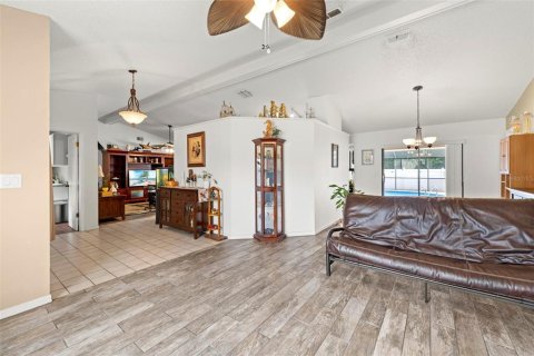 Casa en venta en Spring Hill, Florida, 3 dormitorios, 178.47 m2 № 1912603 - foto 11