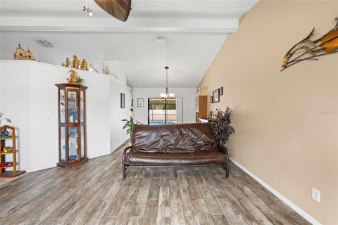 Casa en venta en Spring Hill, Florida, 3 dormitorios, 178.47 m2 № 1912603 - foto 10