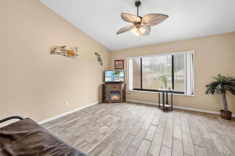 Casa en venta en Spring Hill, Florida, 3 dormitorios, 178.47 m2 № 1912603 - foto 7